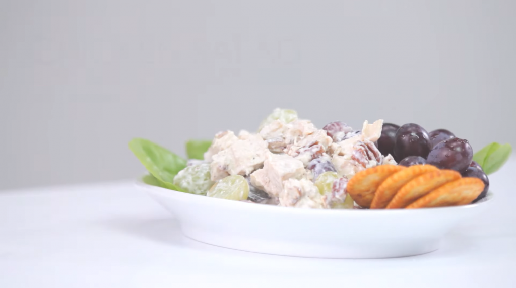 classic-chicken-salad-with-grapes-and-almons-recipe