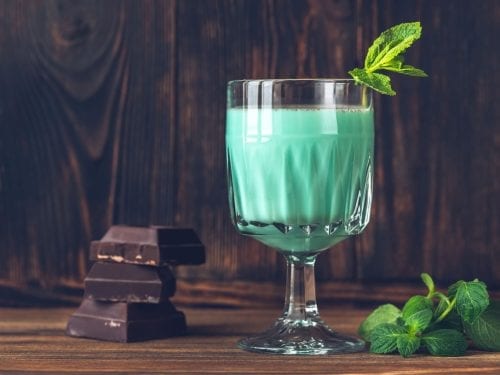 a glass of grasshopper cocktail