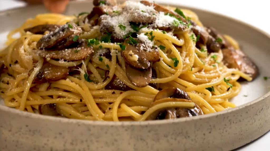 mushroom-garlic-and-oil-spaghetti-recipe