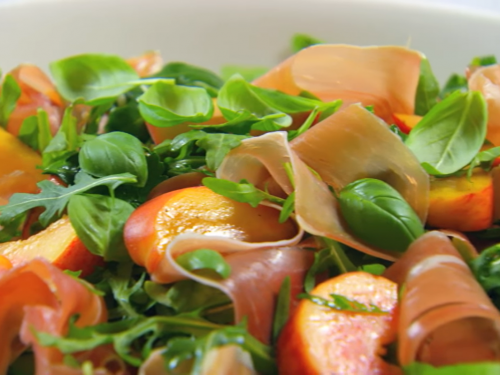 peaches-burrata-&-prosciutto-salad-recipe