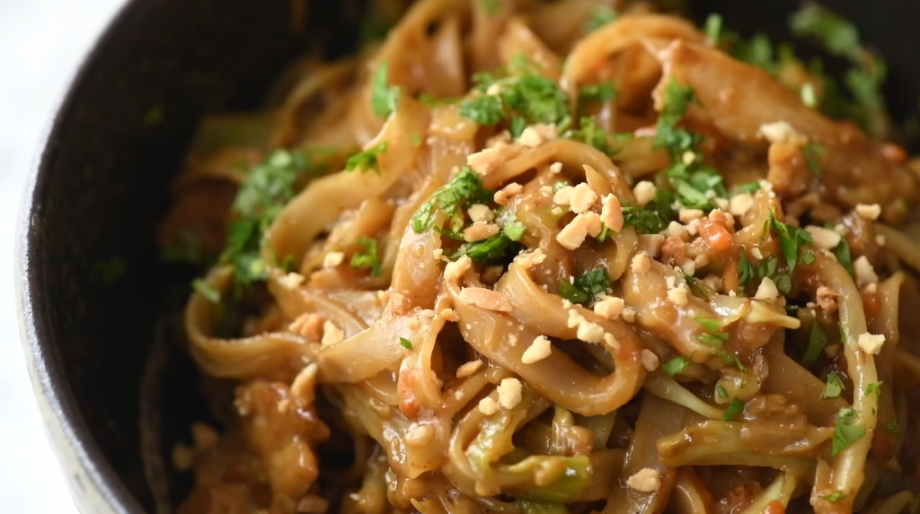 spaghetti-with-chicken-and-thai-peanut-sauce-recipe