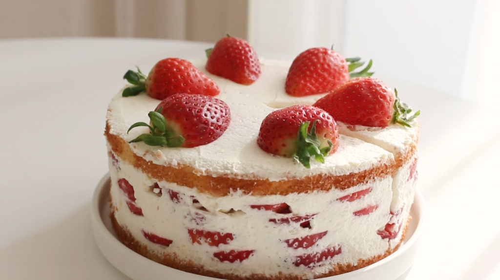 strawberry-gooey-butter-cake-recipe