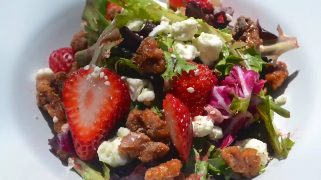 baby-spinach-salad-with-berries-pecans-and-goat-cheese-in-raspberry-vinaigrette-recipe