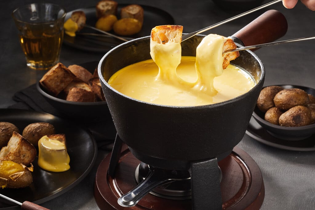Perfect for 6-8 People Artestia 2.11-Quart Ceramic Fondue Pot Set Cheese Chocolate Melting Pot Metal Stand with 6 Fondue Forks and Swiss Vintage Pattern 10 Piece 