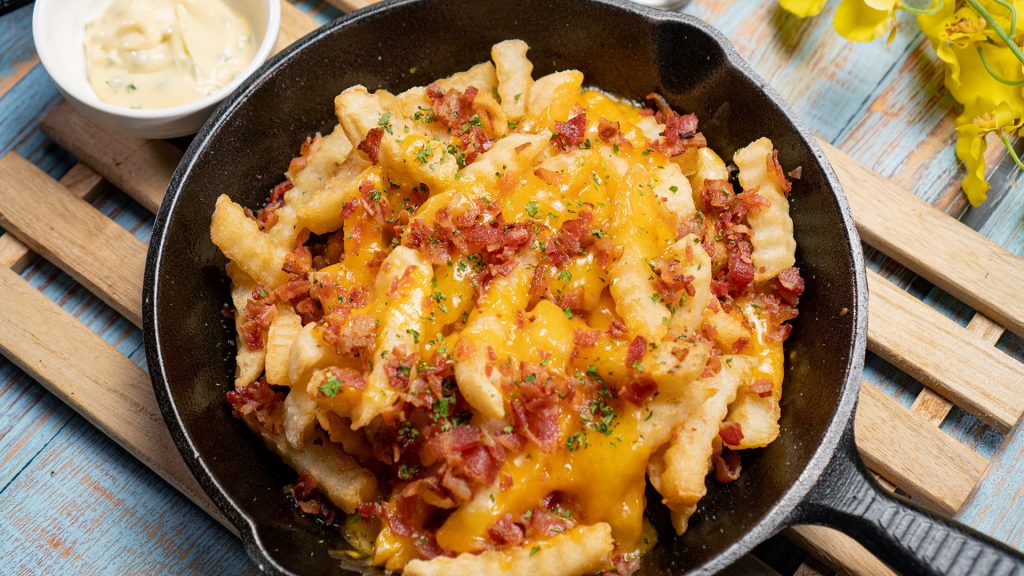 outback-steakhouse-inspired-aussie-cheese-fries-recipe