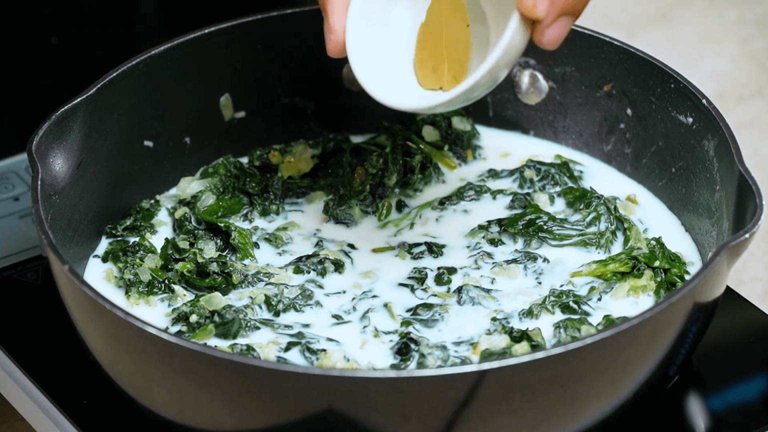 Ruth's Chris Creamed Spinach Recipe (Copycat) - Recipes.net