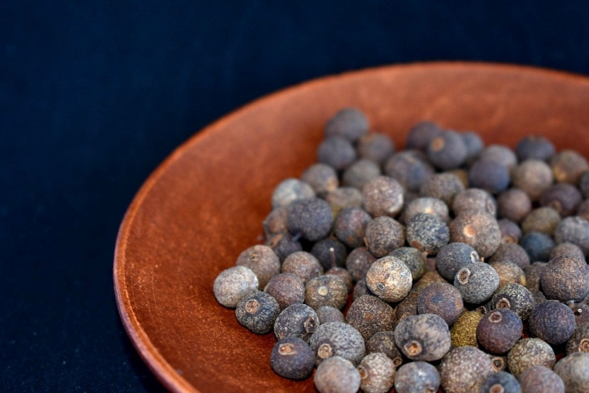 10 Best Allspice Substitute Options You Might Already Have In Your Pantry