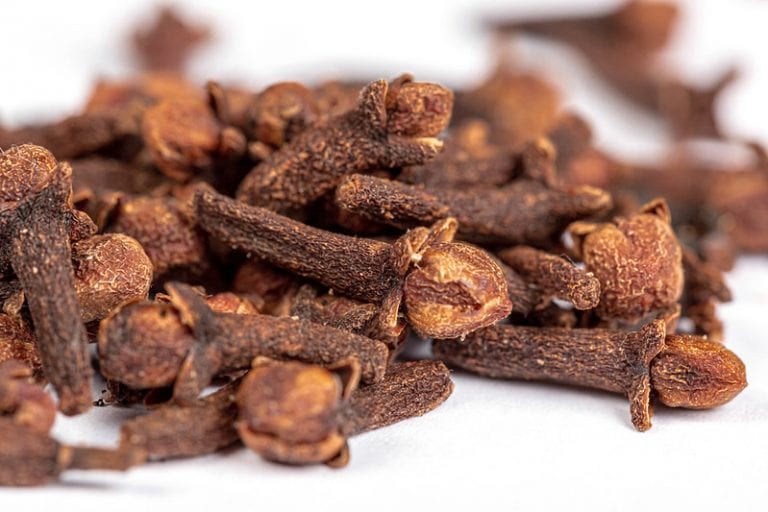 10 Best Allspice Substitute Options You Might Already Have In Your Pantry