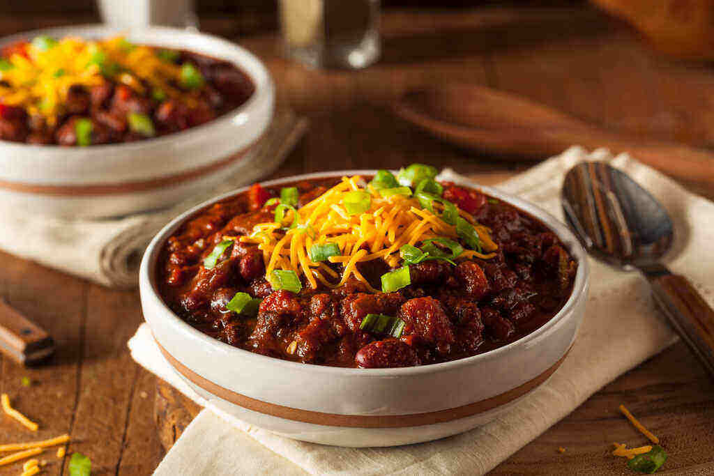 bowl of chili, Best Canned Chili Options