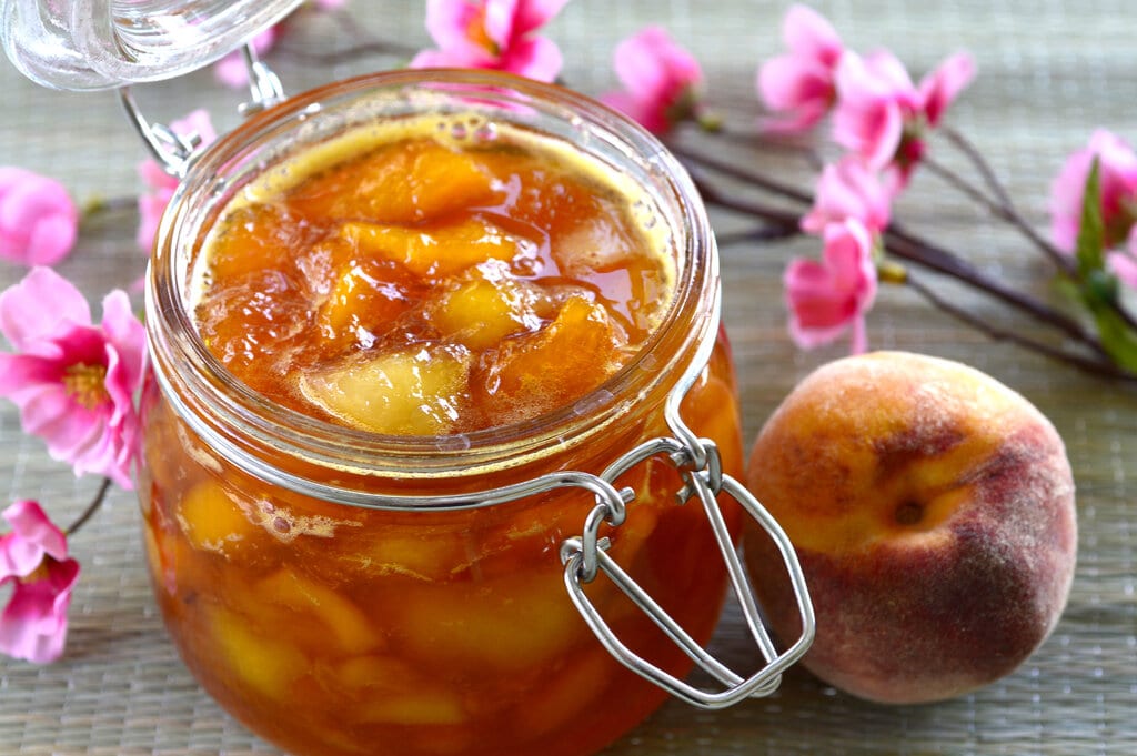 Easy Sweet Peach Sauce Recipe, peach sauce for ice cream with almond extract