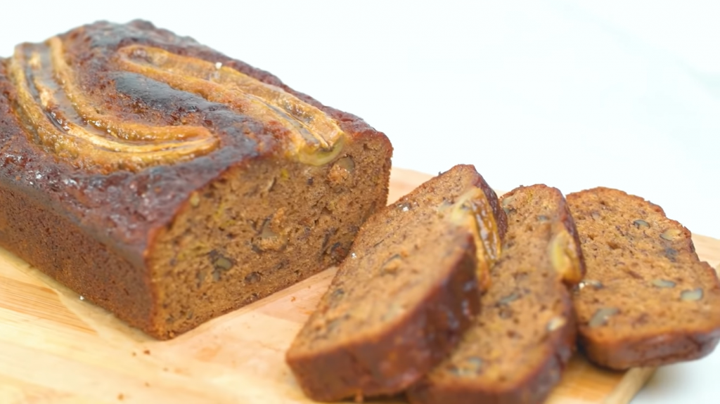 Frothy Coca-Cola and Banana Cake Recipe