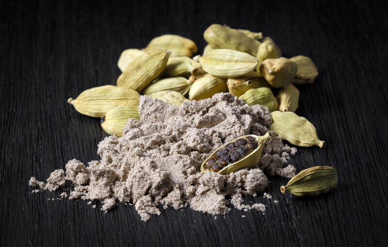 Best Cardamom Substitutes, spices on black background