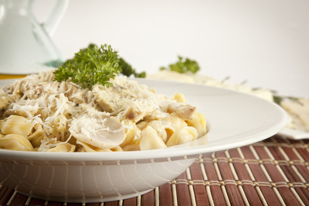 Asiago Tortelloni Alfredo With Grilled Chicken Recipe (Olive Garden Copycat), creamy pasta dish with asiago tortellini pasta made with homamde alfredo sauce and topped with grilled chicken and panko breadcrumbs