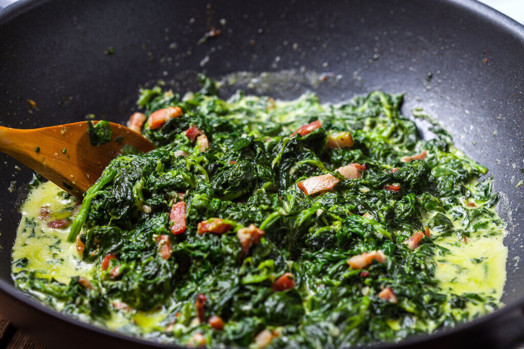 cooking canned spinach with bacon, canned spinach recipe