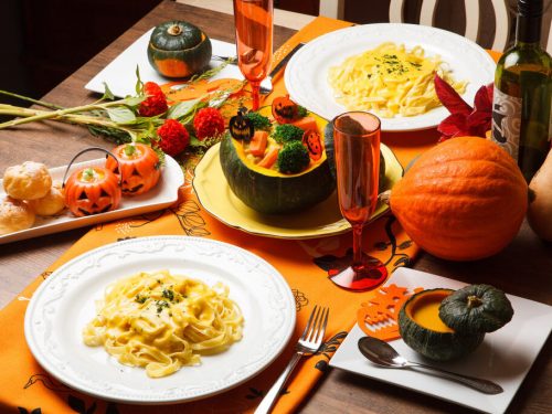 Halloween party table, 29 Fun Halloween Dinner Ideas, Halloween recipes