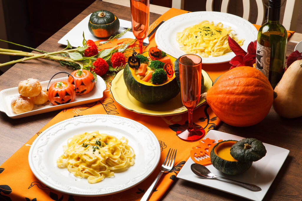 Halloween party table, 29 Fun Halloween Dinner Ideas, Halloween recipes