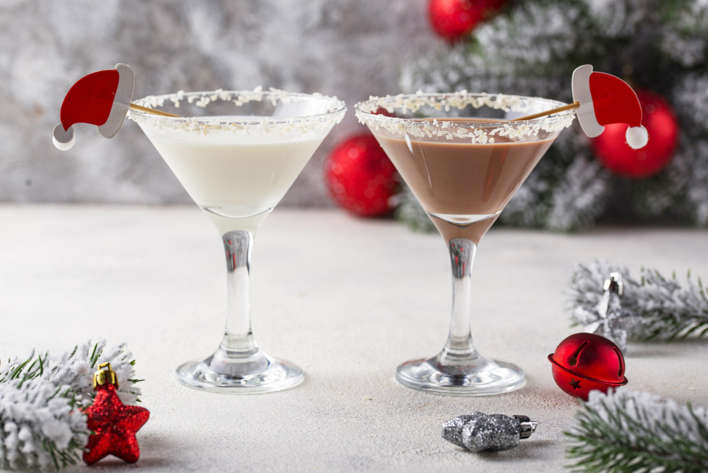 chocolate snowflake martini cocktail, 27 Festive Winter Cocktails