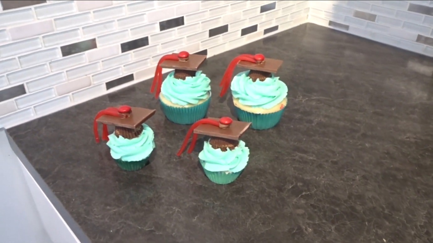 Mini Cupcake Mortarboards Recipe 