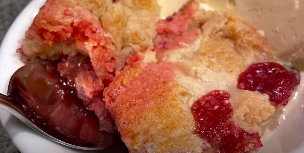 strawberry-dump-cake-recipe