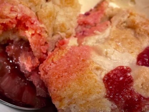 strawberry-dump-cake-recipe