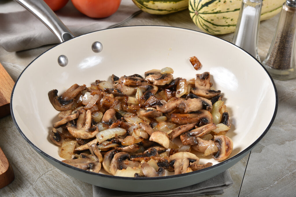 Sauteed Mushrooms and Onions Recipe, sauteed onions and mushrooms in olive oil and Worcestershire sauce