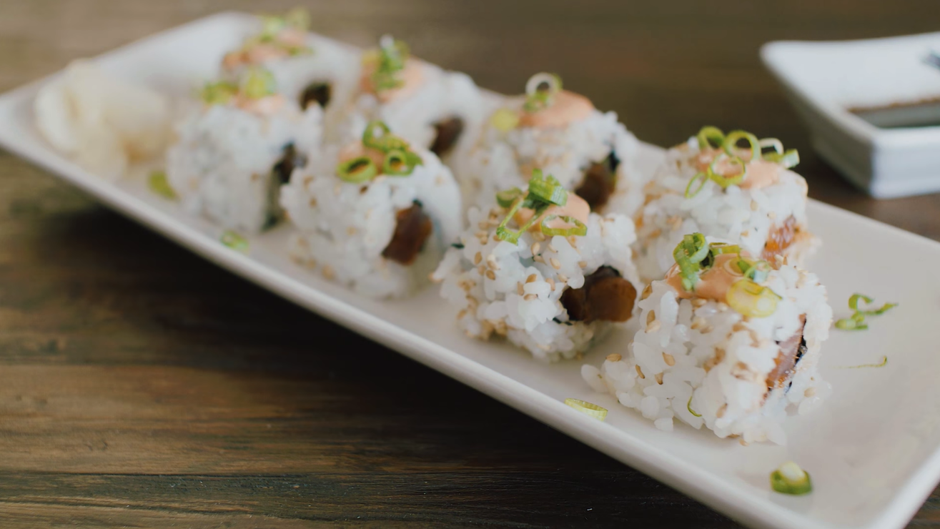 https://recipes.net/wp-content/uploads/2021/11/tuna-sushi-rolls-recipe.png