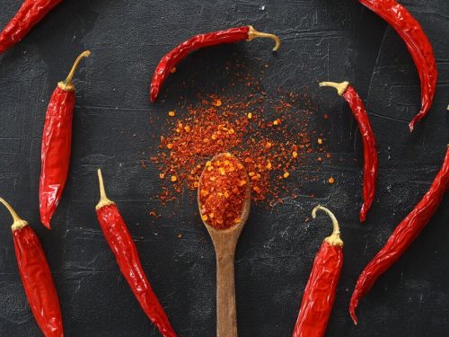 whole and ground cayenne pepper