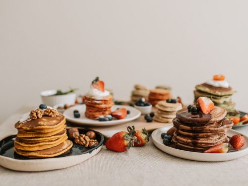 sweet breakfast ideas, stacks of pancakes with fruits