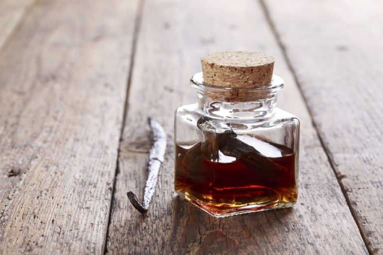 11 Substitutes For Vanilla Extract You Can Use