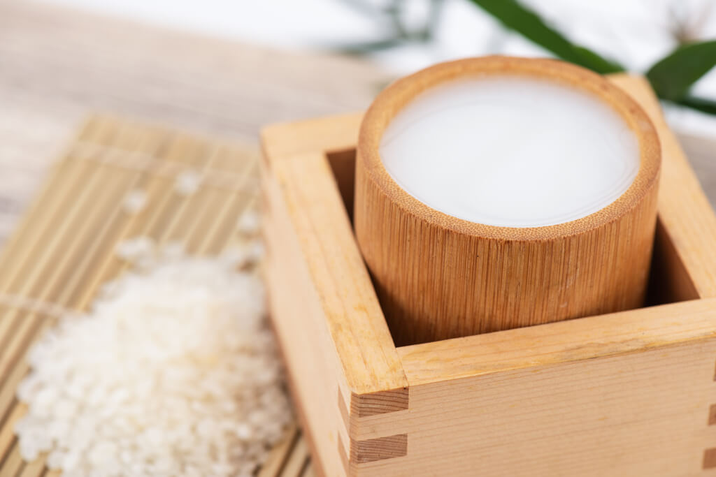 bowl of rice wine