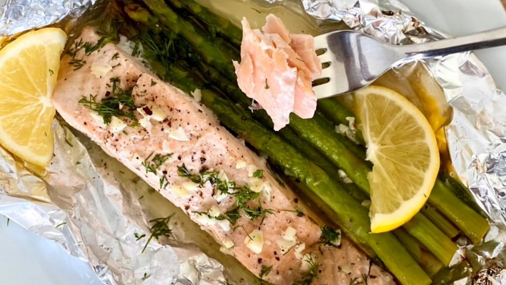 Lemon Parmesan Salmon & Asparagus Foil Packs Recipe
