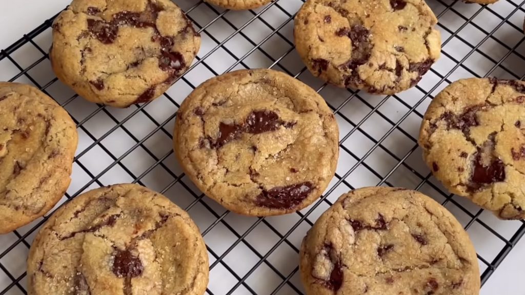 https://recipes.net/wp-content/uploads/2022/04/Soft-and-Chewy-Chocolate-Chip-Cookies-Recipe-1024x576.jpg