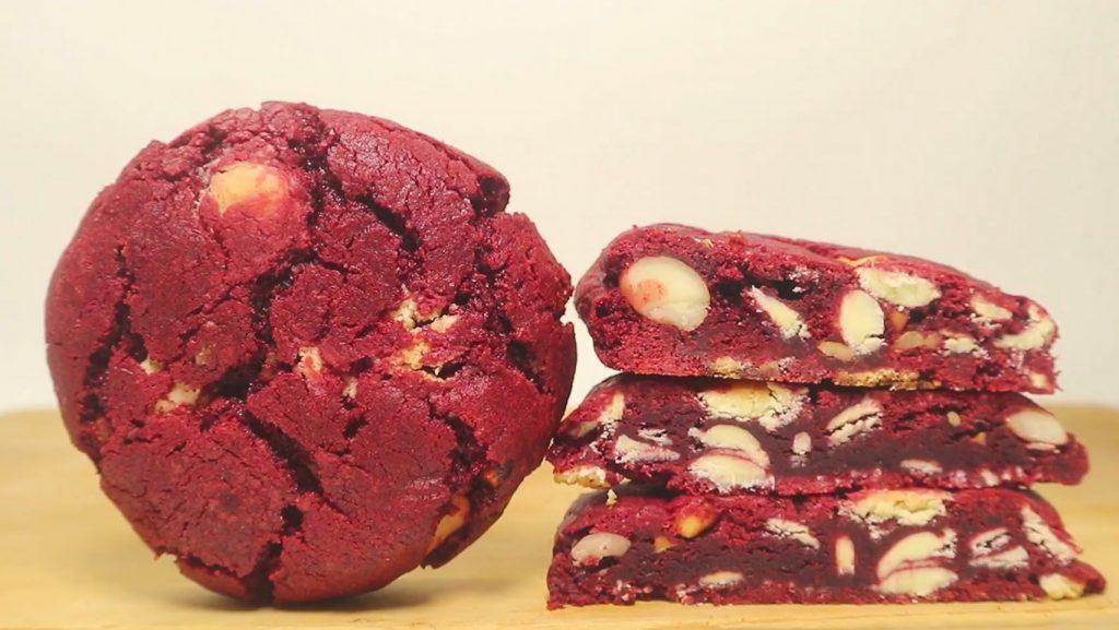 4-Ingredient Red Velvet Cookies Recipe