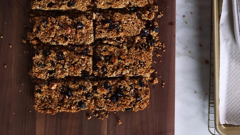 Banana Split Quinoa Oat Bars Recipe