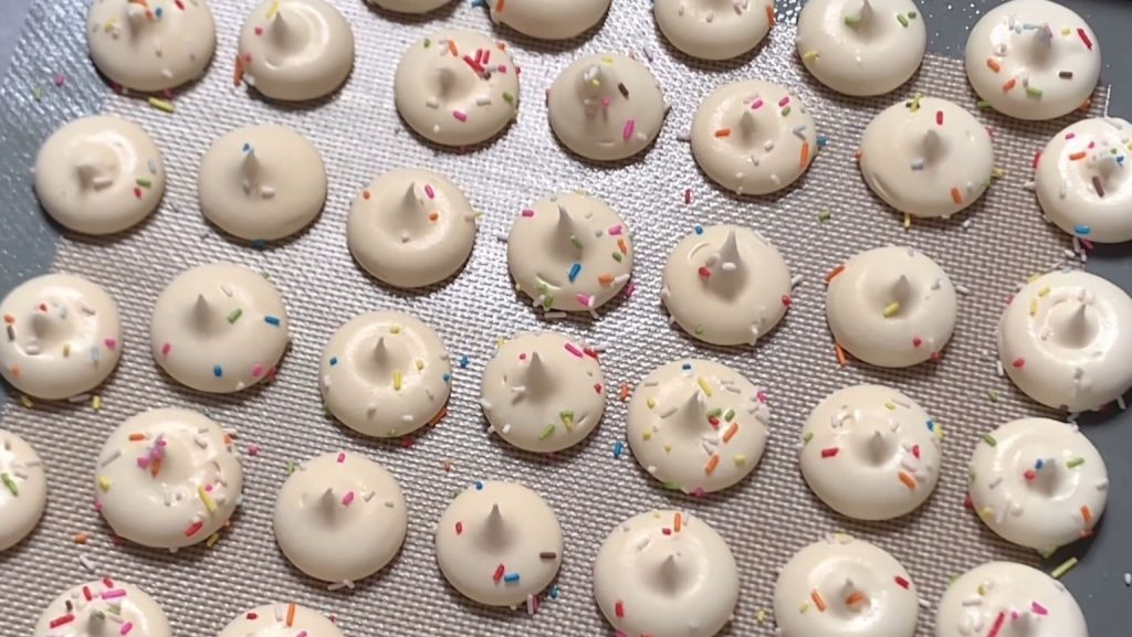 Sprinkle Dipped Meringues Recipe