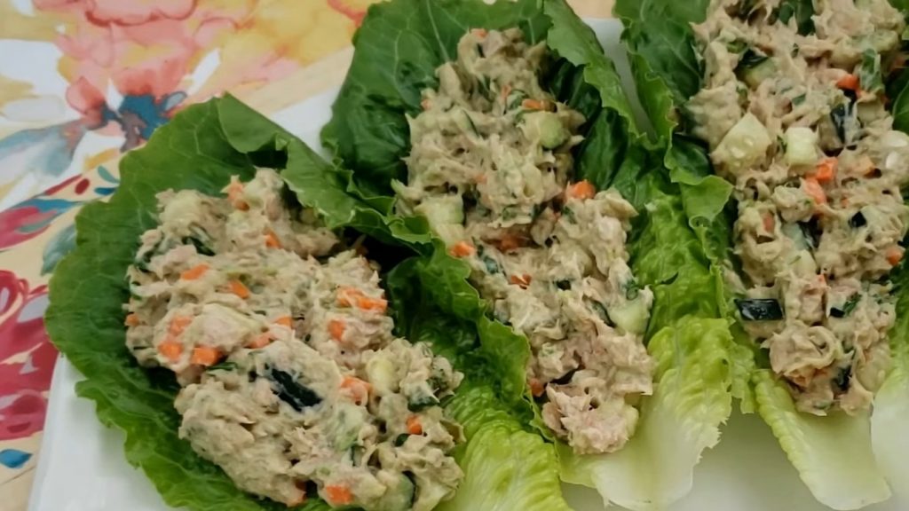 Tuna Lettuce Wrap with Avocado Yogurt Dressing Recipe