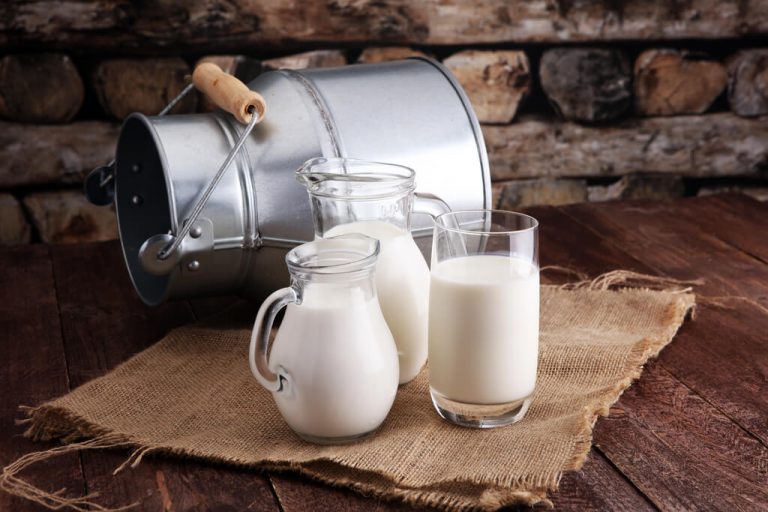 12 Whole Milk Substitutes for Baking and Cooking