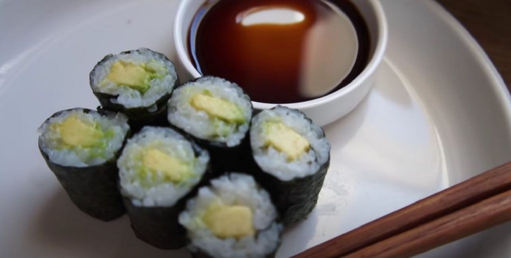 avocado-sushi-rolls-recipe