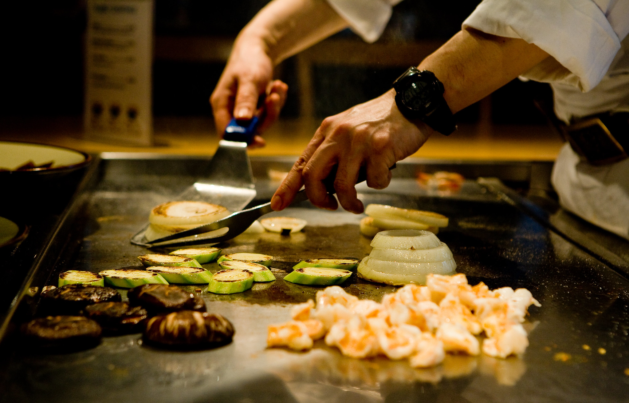 Teppanyaki vs Hibachi What Are Their Differences?