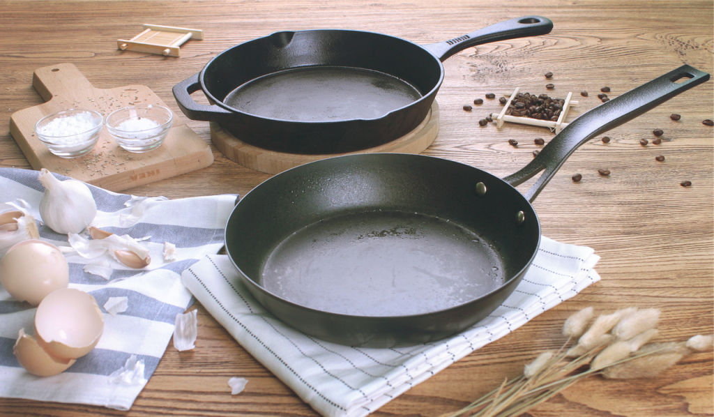 carbon steel vs cast iron pan