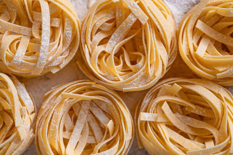 Linguine vs Fettuccine: Their Differences Explained - Recipes.net