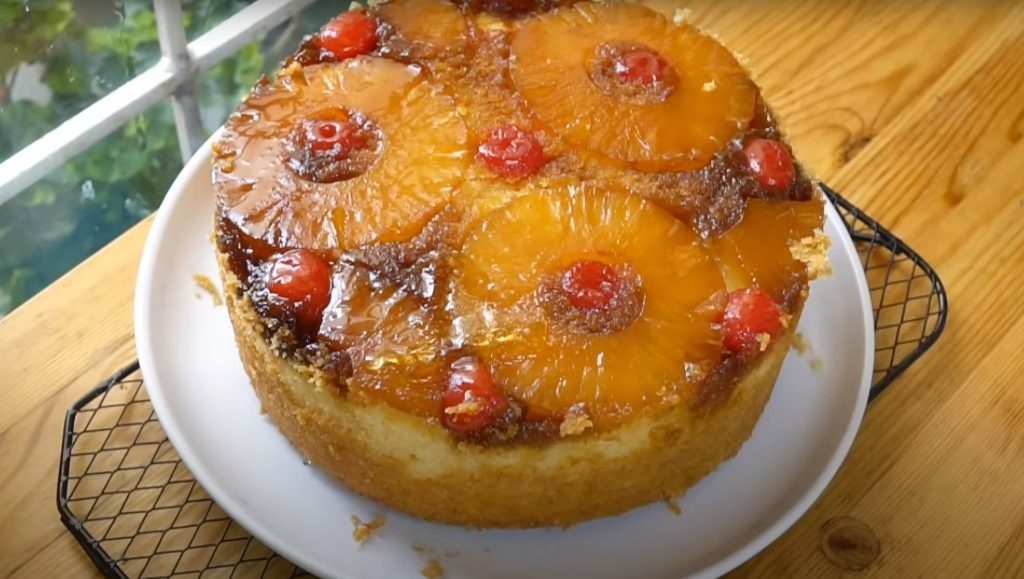 Crockpot-Pineapple-Upside-Down-Cake-Recipe