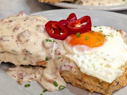 Easter-Brunch-Biscuits-and-Gravy-Recipe