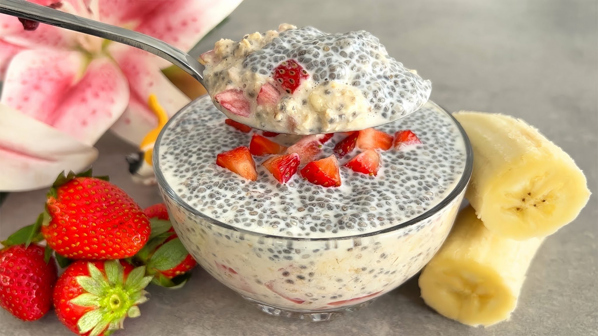 Flax Seed and Berry Breakfast Bowl Recipe