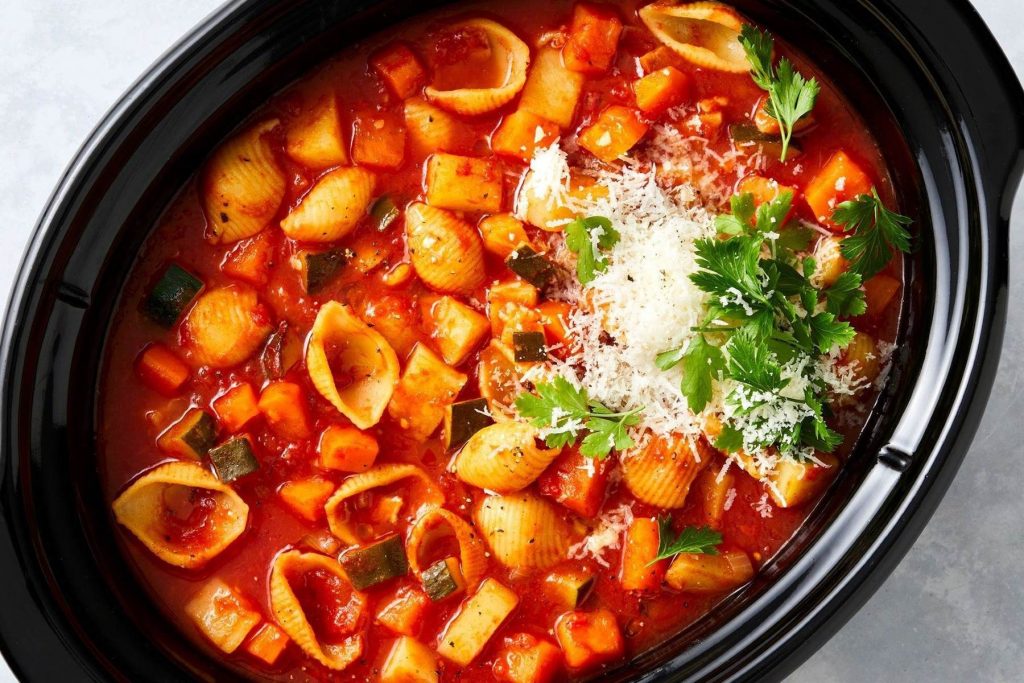 Low-Calorie-Slow-Cooker-Minestrone-Soup-Recipe