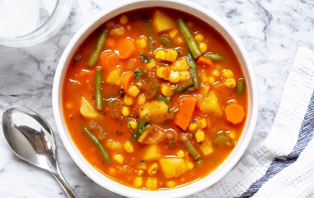 Low-Calorie-Slow-Cooker-Vegetable-Soup-Recipe