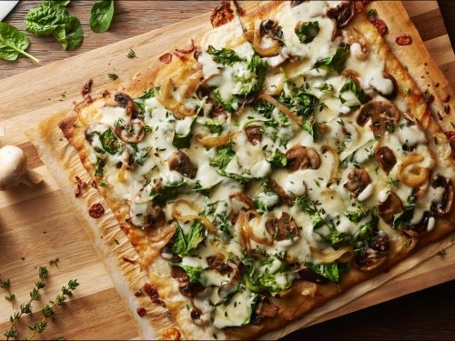 Oyster-Mushroom-and-Caramelized-Onion-Pizza-Recipe