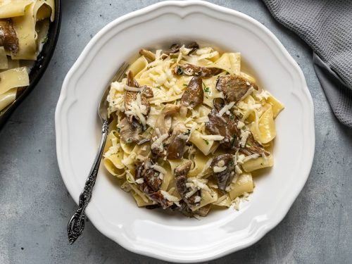 Oyster-Mushroom-and-Garlic-Pasta-Recipe