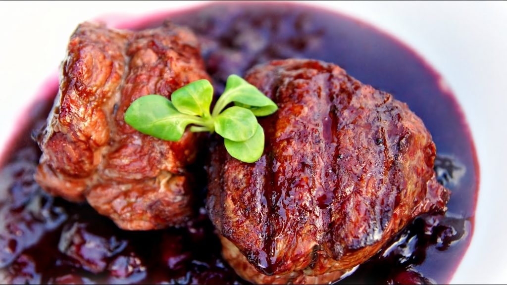 Venison-Loin-with-Blueberry-Sauce-Recipe