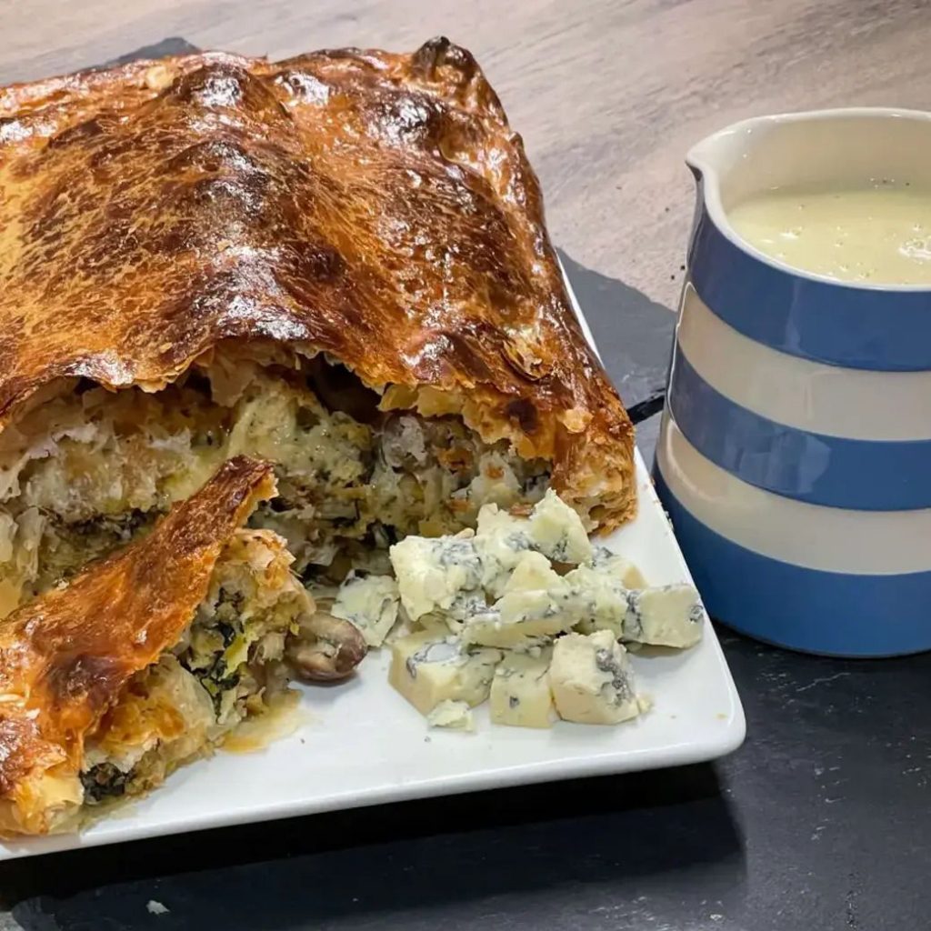 Chestnut, spinach & blue cheese en croûte Recipe